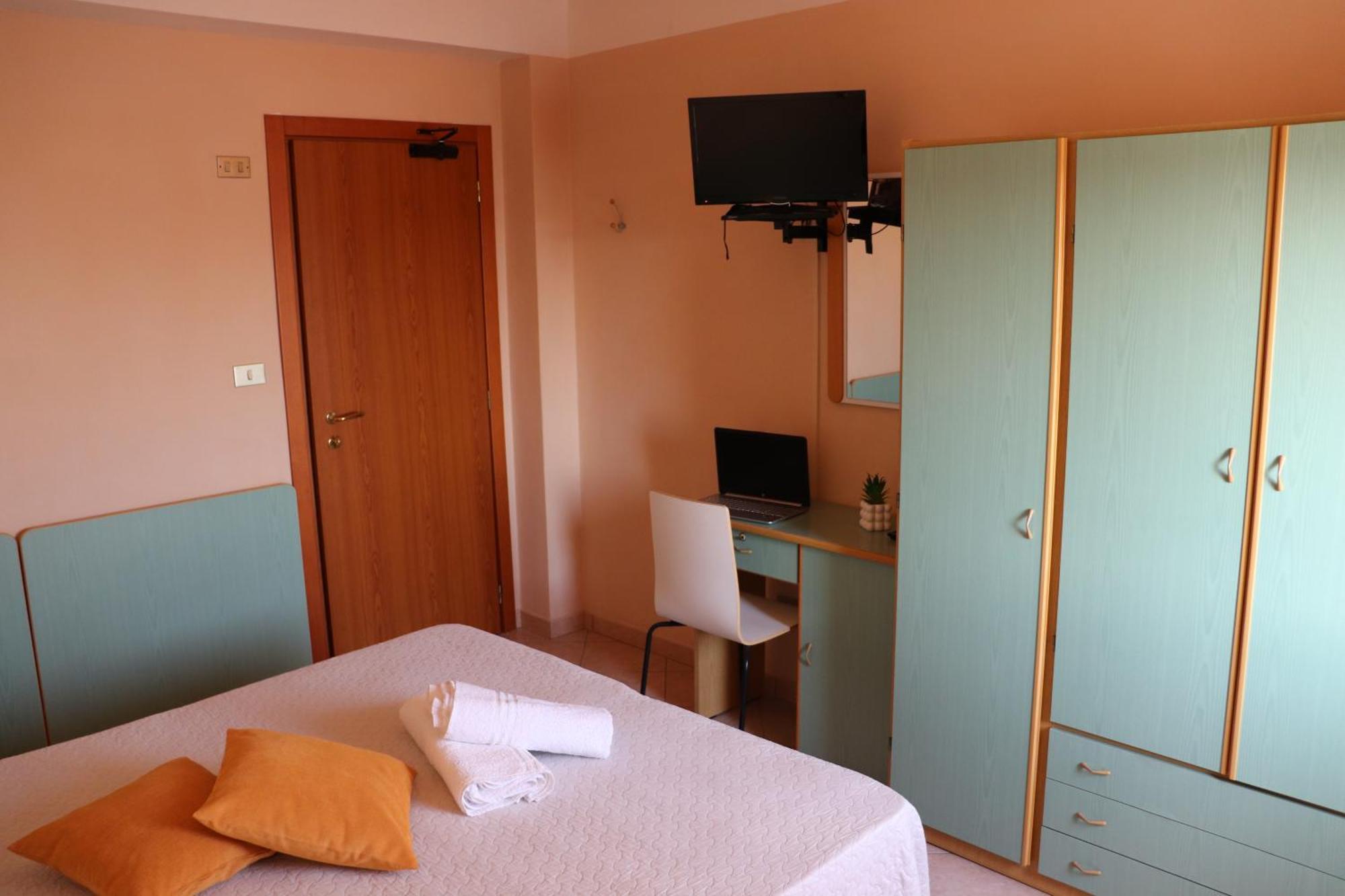 Hotel Barca D'Oro ベラーリア・イジェア・マリーナ エクステリア 写真