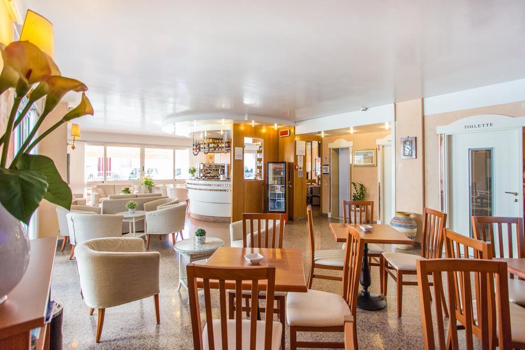 Hotel Barca D'Oro ベラーリア・イジェア・マリーナ エクステリア 写真